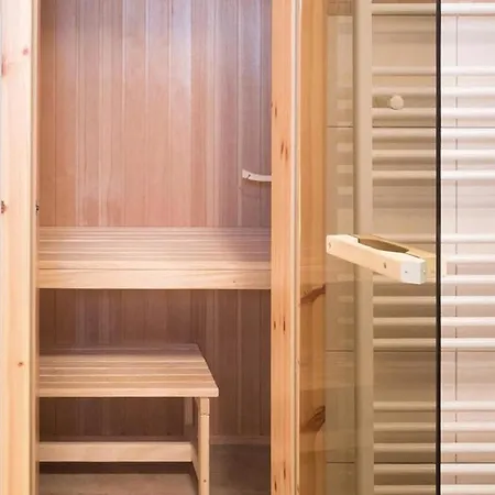 Cozy In With Sauna רשלין